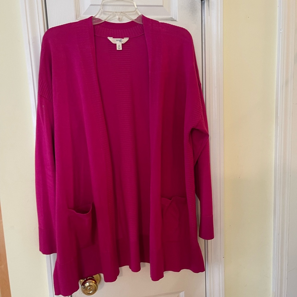 Fushia jacket for women with pockets and long sleeves